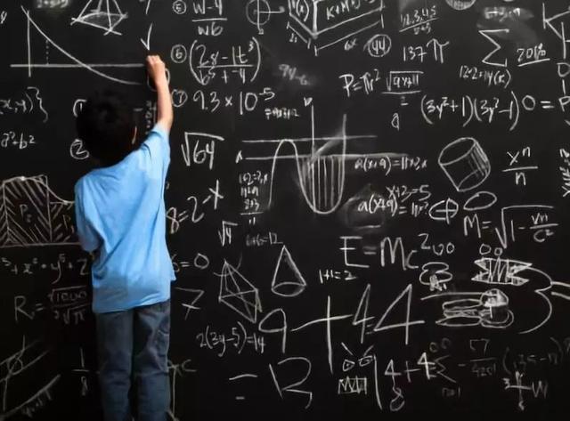 脑子聪明的女孩表现,女人智商高的十种表现