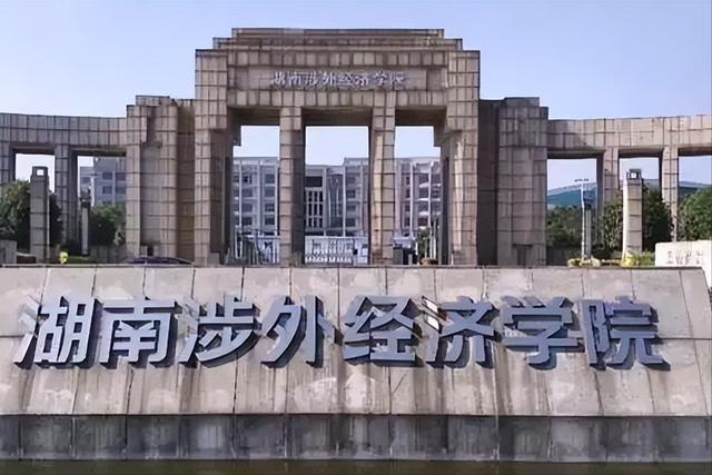 云南二建考试时间安排表2022年,2021年云南二建报考时间