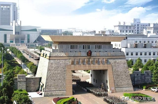 考军校需要具备什么条件,报考军校要具备什么条件