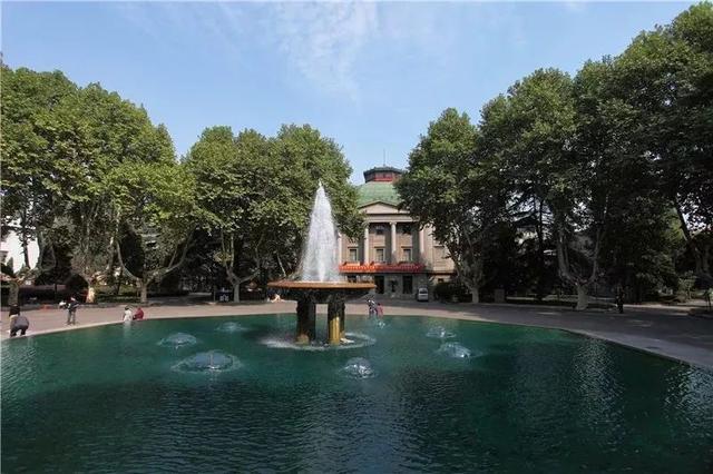 高考351分能上什么学校呢,高考350分可以上什么学校