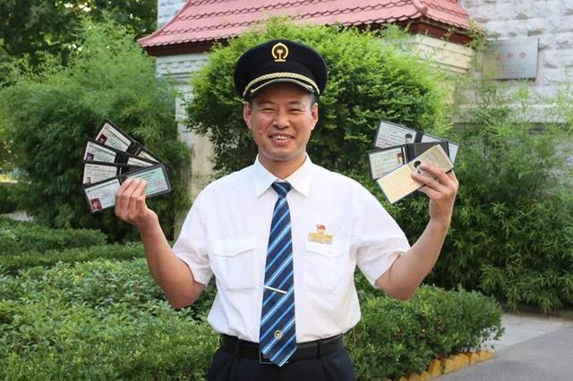 火车驾驶证怎么考取,想考火车司机怎么报名