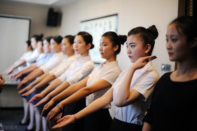 空乘专业的学校有哪些比较好的专科,空乘专业的大学