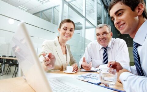 应届生做管培生是坑吗,管培生为什么只招应届生