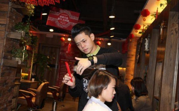 普通纹身师一个月收入是多少,做纹身师一个月的收入大概