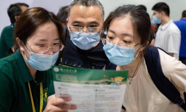 物化生和物化政哪个组合好就业,物化政组合的优缺点