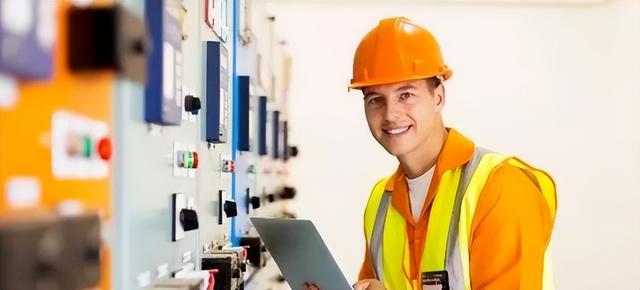 钳工工资高吗现在,钳工能拿一万以上吗