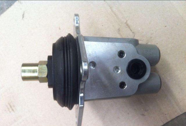 学挖机多少学费多久可以拿证,挖机学校学费多少学多久