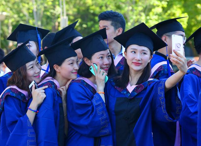 大学录取通知书一般在什么时候拿到