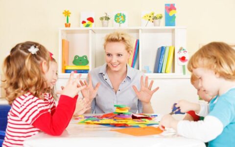 如何报名考幼师证,初中毕业怎么考幼师资格证