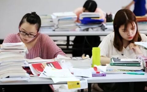 博士大还是硕士大-,硕士跟博士哪个级别高