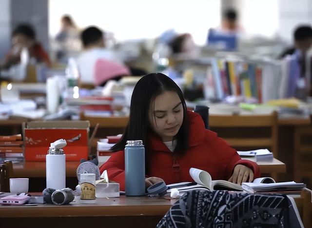 研究生多少年毕业,研究生最多读几年