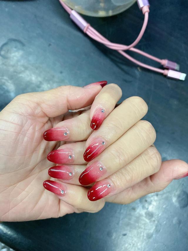 学美甲报名费用多少钱啊,学美甲大概要多少学费