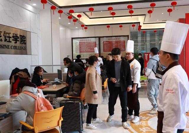 糕点师培训多少学费,学面点培训大概多少钱