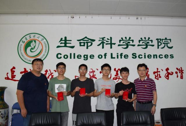 当高中老师需要什么学历,考大学老师需要什么条件