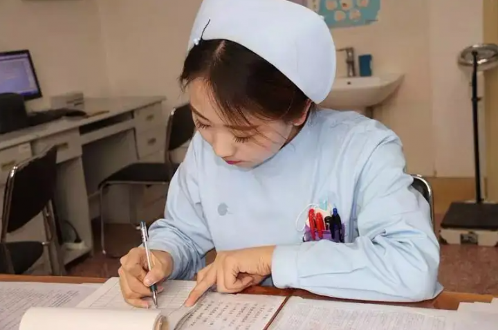 大专护理专业和本科护理专业区别是什么（听听过来人怎么说）插图