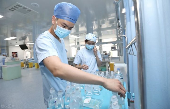 低学历五险一金的工作（没学历最吃香的职业）插图1