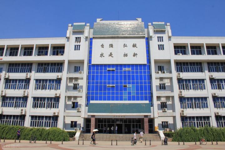 2022中国大学排名前十名（中国大学排名榜上的前十所名校）插图2
